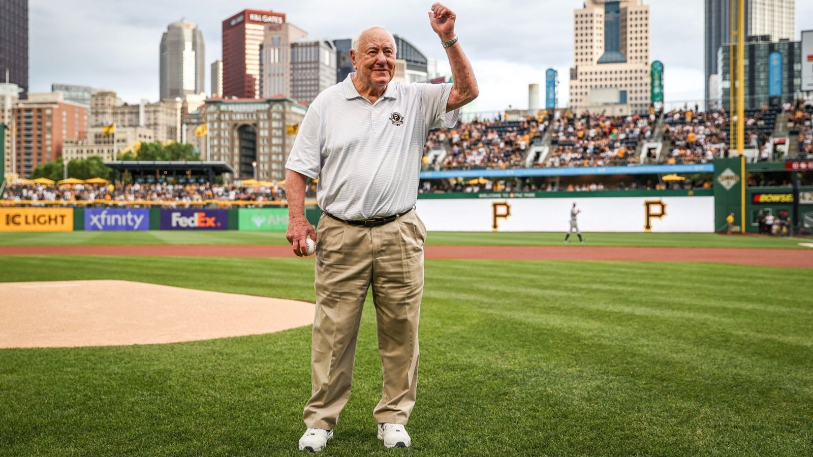 Hall Of Famer Bill Mazeroski Honored With Yankees In Town